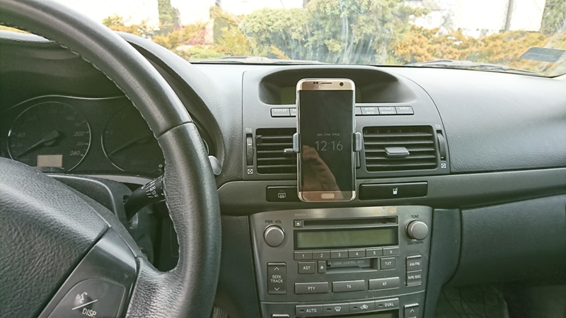 samchodowy uchwyt do telefonu montowany w kratkę wentylacyjną